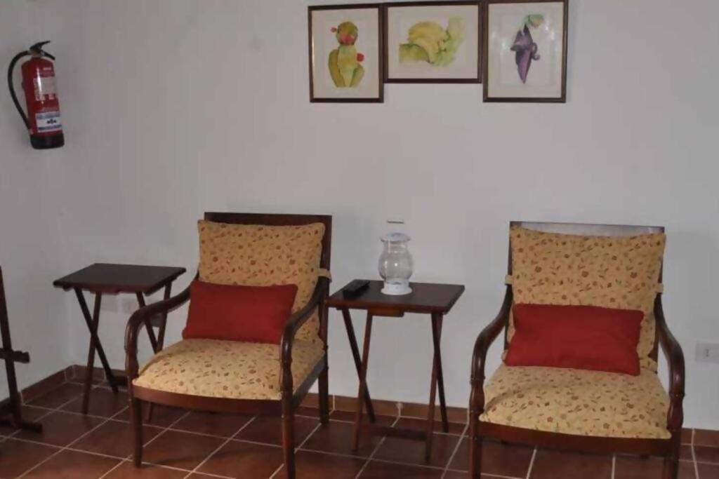 Casa Rural De 1945 Dos Plantas Patio Y Barbacoa Frontera Extérieur photo